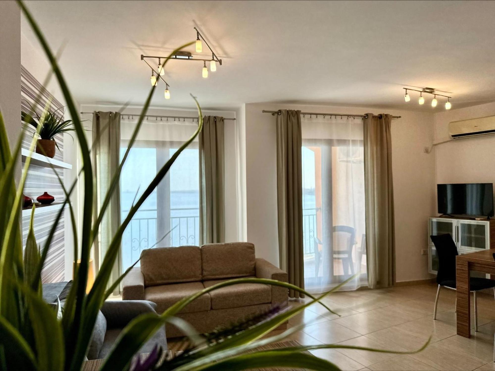 Sea View - Aheloy Apartment *